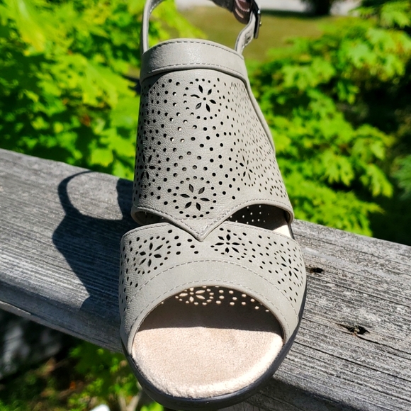 EASY STREET SANDAL CONFORT WAVE SIZE 6 1/2 - Picture 1 of 17